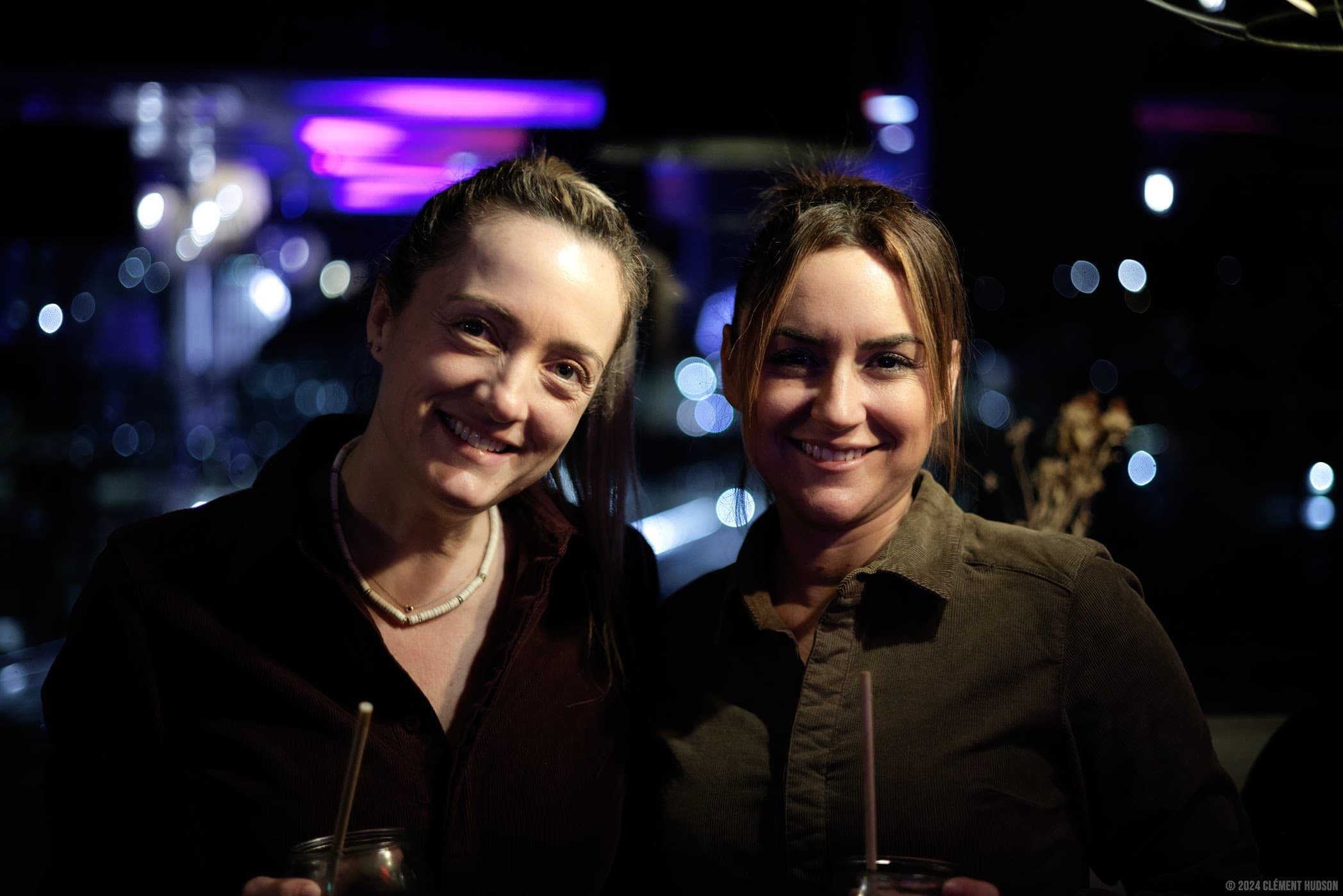 Deux participantes réunies pendant la convention